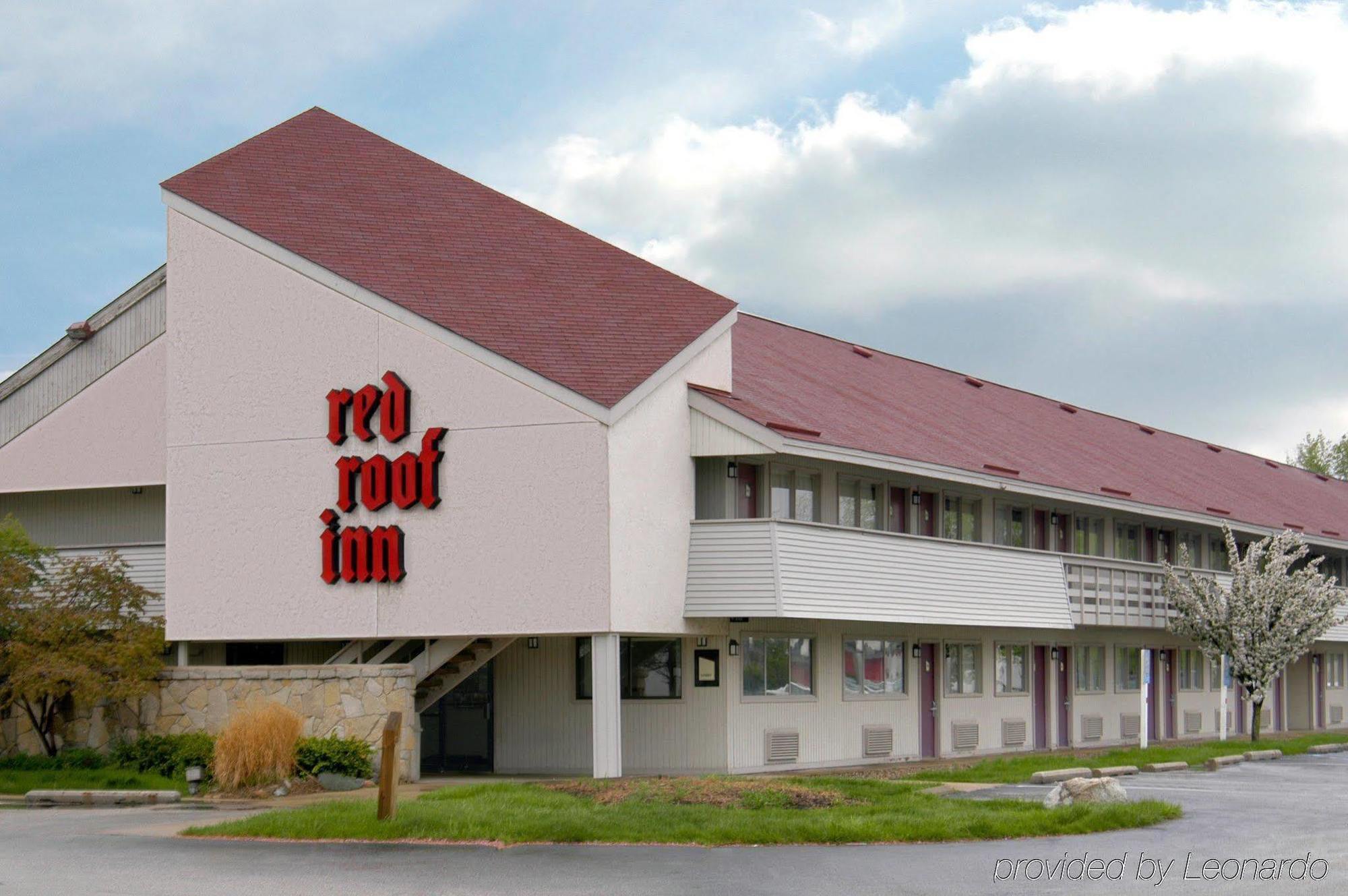 Red Roof - St. Joseph Motel 2*